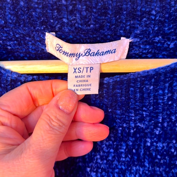 Tommy Bahama, Size XS, good for S and M, Blue, Plush Sweater Soft 100% Polyester - Picture 3 of 13